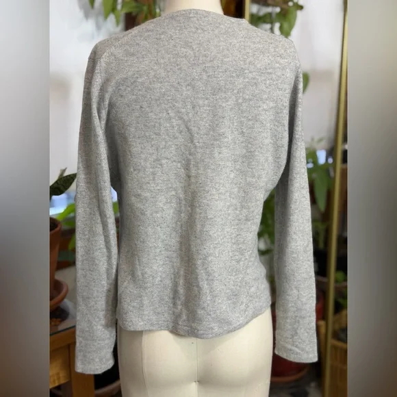 Lord & Taylor 100% Cashmere 2-Ply Button Front Cardigan Gray M Quiet Luxury - Picture 4 of 5